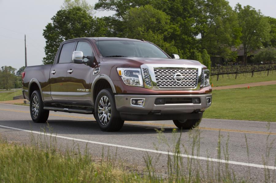  Nissan Titan Crew Cab XD Platinum Reserve 2015 года  (фото 31 из 33)